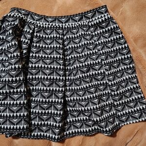 Joe Benbasset Monochrome Patterned Skirt